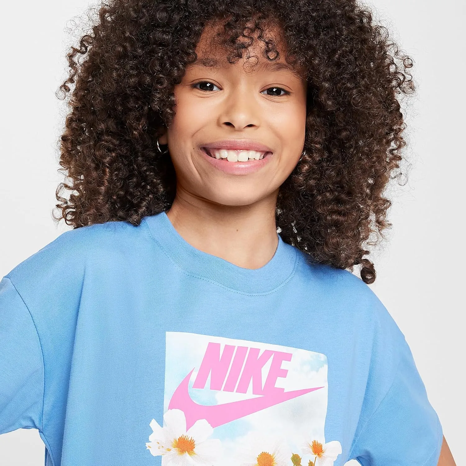 Nike Sportswear Big Kids' (Girls') T-Shirt (Blue Beyond, HM6311-410)
