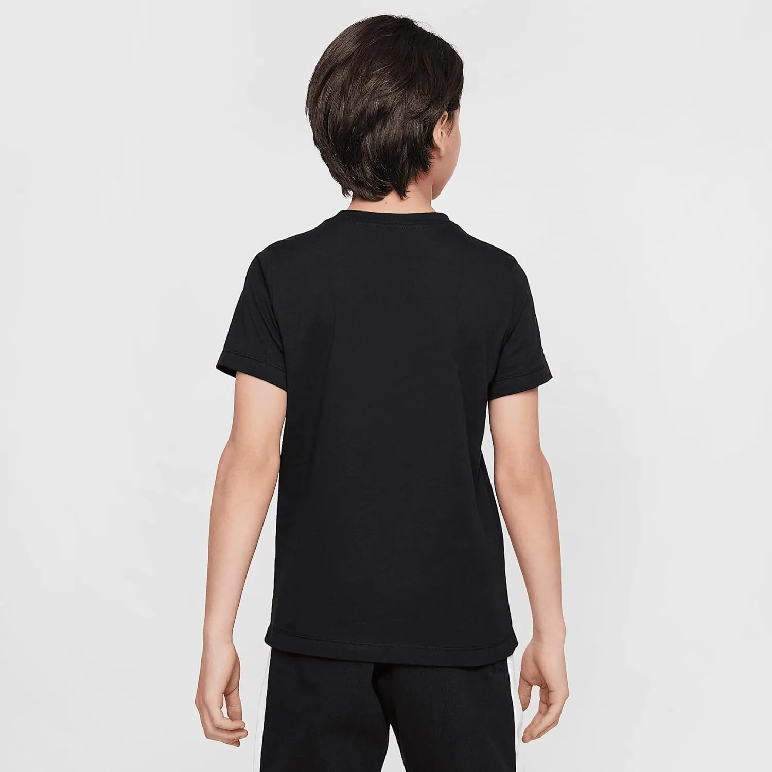 Nike Sportswear Big Kids' T-Shirt (Black, HM5853-010)