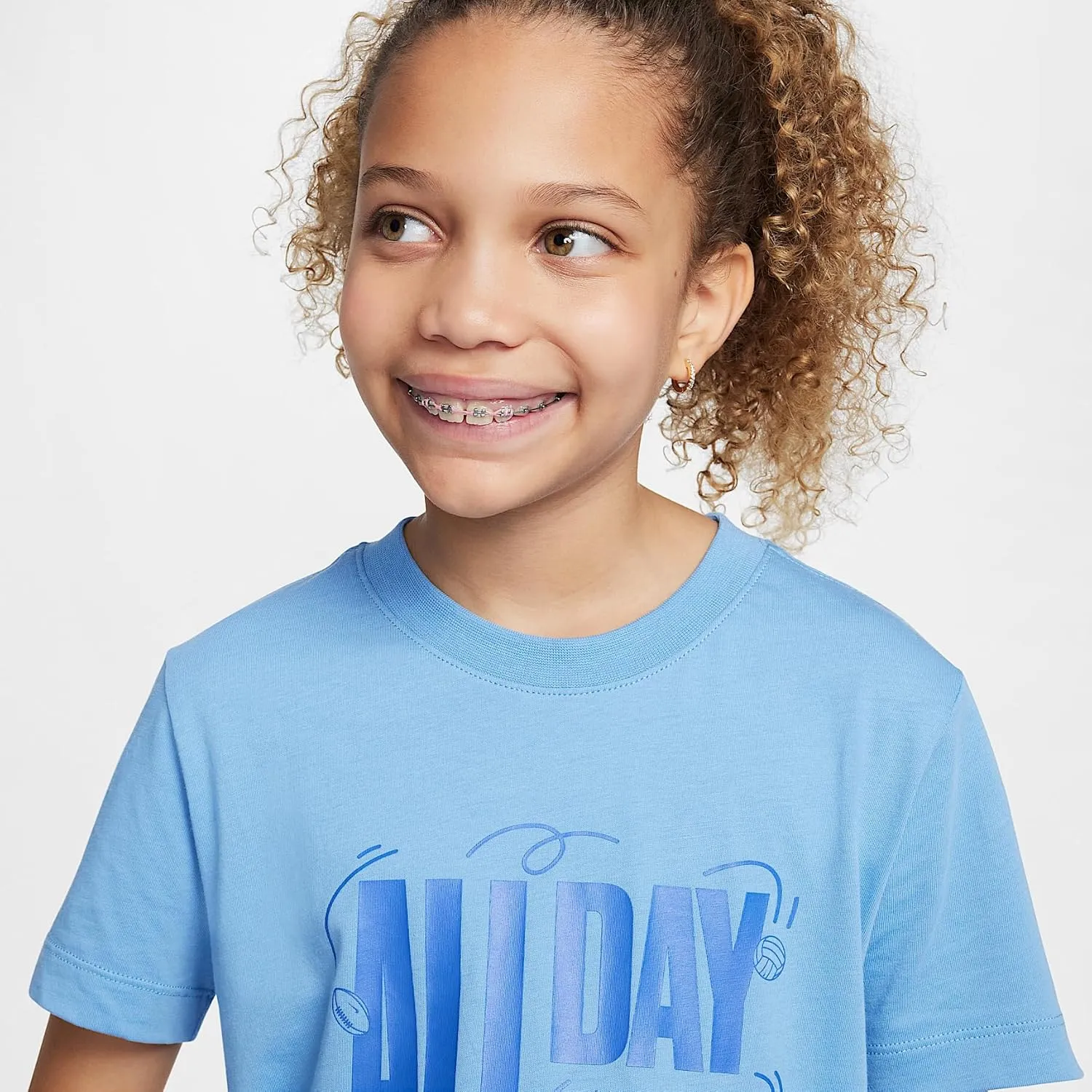 Nike Sportswear Big Kids' T-Shirt (Blue Beyond, HM5849-454)