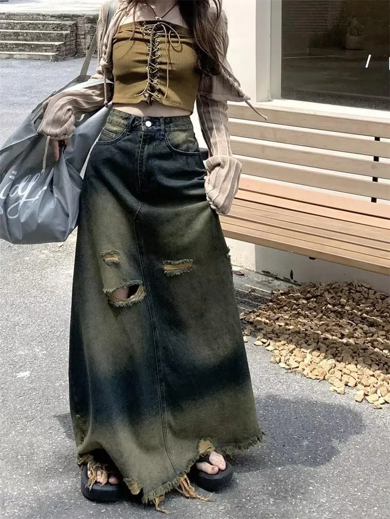 utcoco Women's Vintage Distressed Maxi Denim Skirt High Waist Frayed Raw Hem A-Line Long Jean Skirt with Pockets