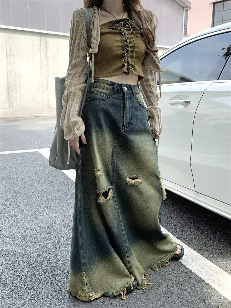 utcoco Women's Vintage Distressed Maxi Denim Skirt High Waist Frayed Raw Hem A-Line Long Jean Skirt with Pockets