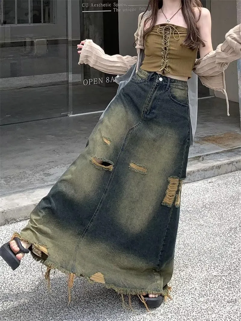 utcoco Women's Vintage Distressed Maxi Denim Skirt High Waist Frayed Raw Hem A-Line Long Jean Skirt with Pockets