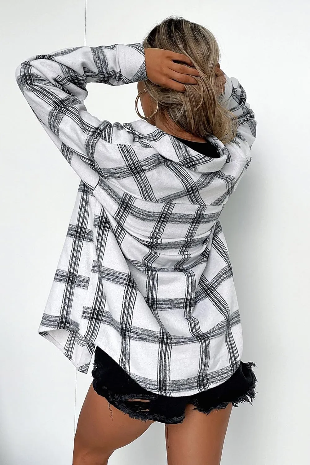 Zeagoo Women Flannel Shacket Jacket Plaid Button Down Long Sleeve Shirt Fall Outfits 2024